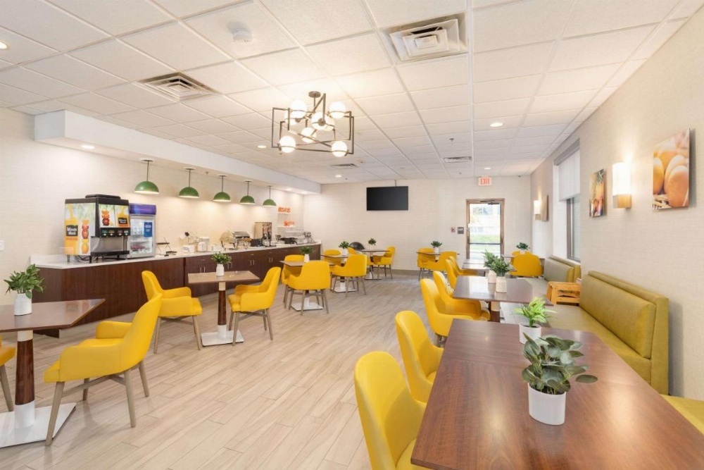 Comfort Inn & Suites Buffalo Airport Image 14