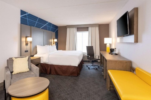Comfort Inn & Suites Buffalo Airport image 22