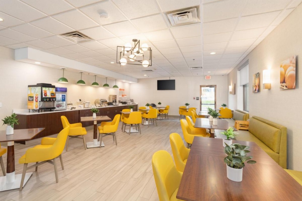 Comfort Inn & Suites Buffalo Airport Image 23