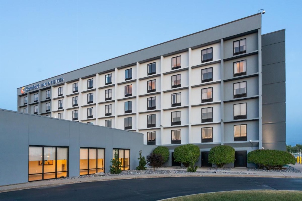 Comfort Inn & Suites Buffalo Airport Image 7